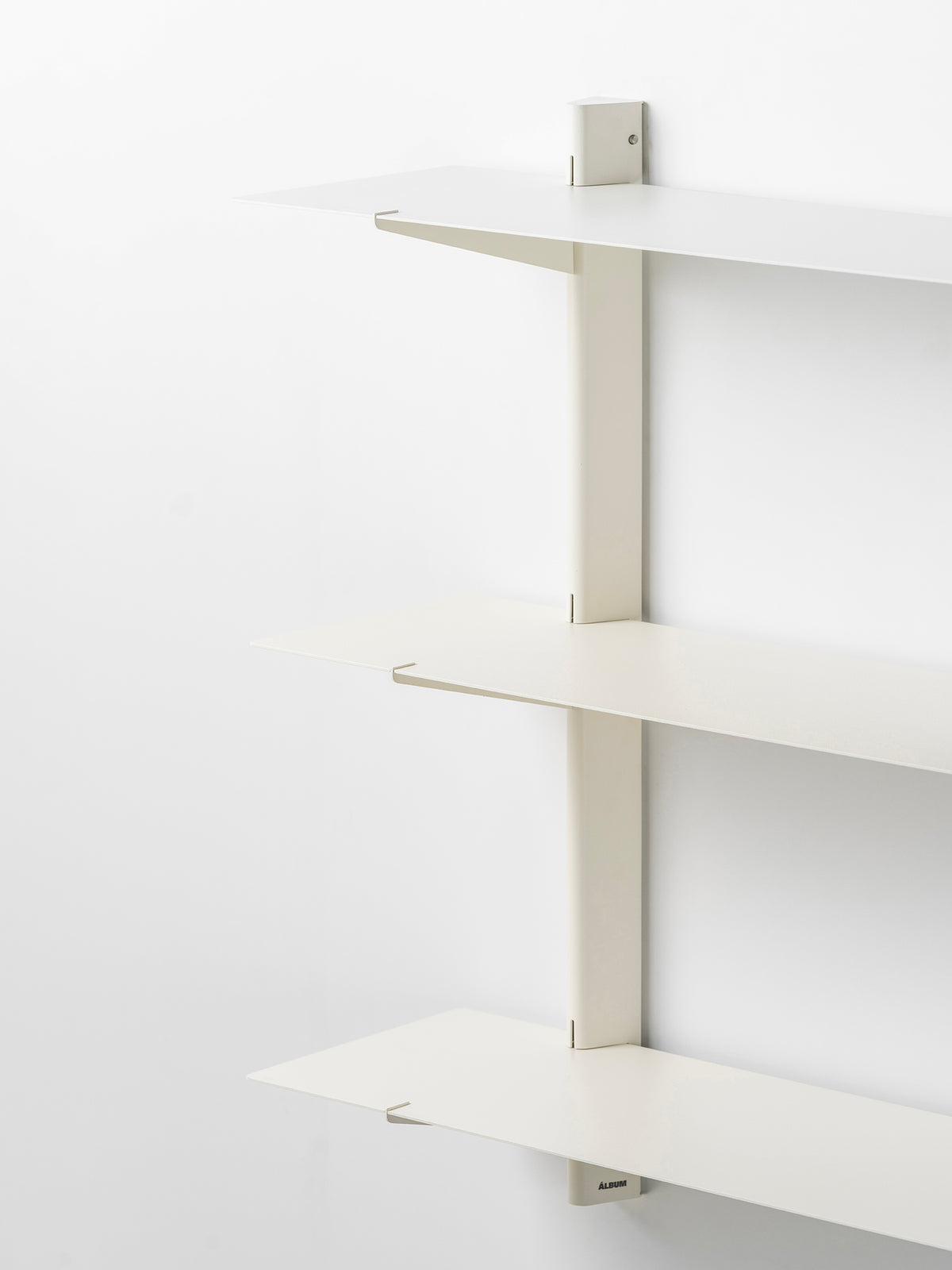 'Plataformas' Long Shelf (3)